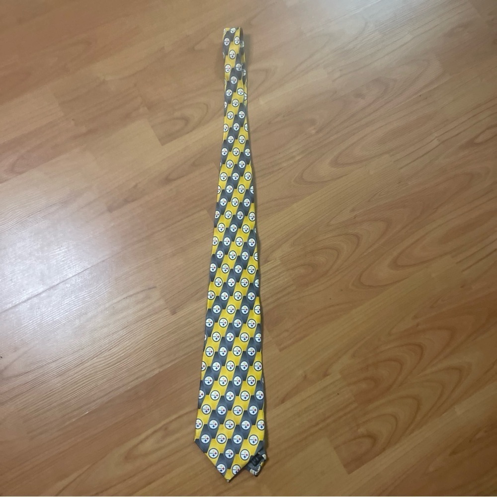 Pittsburgh Steelers NFL Football 100% Silk Tie Black Yellow Eagles Wings 101693